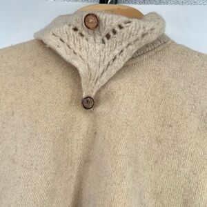 Southern VGE % wool poncho w/ knit collar bone color 1970’s wood button collars